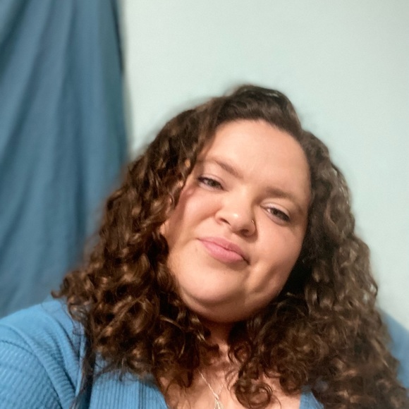 Meet your Posher, Adriana - Picture 1 of 1